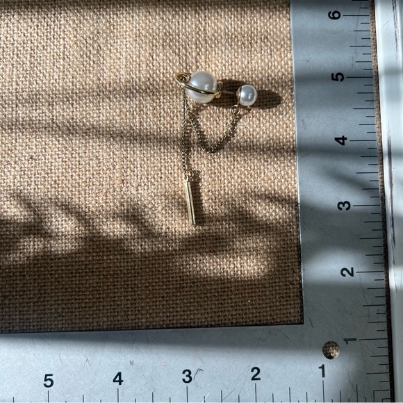 Gold tone faux pearl statement earring mismatch planet cosmic orb front back - Picture 7 of 7